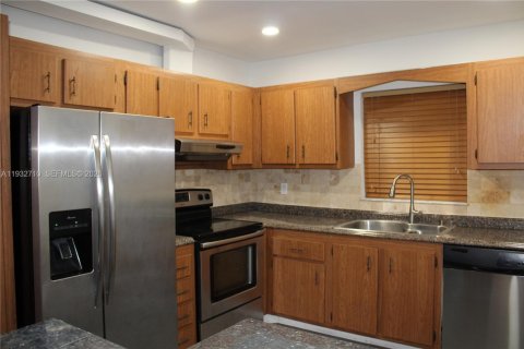 Copropriété à louer à Dania Beach, Floride: 2 chambres, 98.48 m2 № 1997912 - photo 4