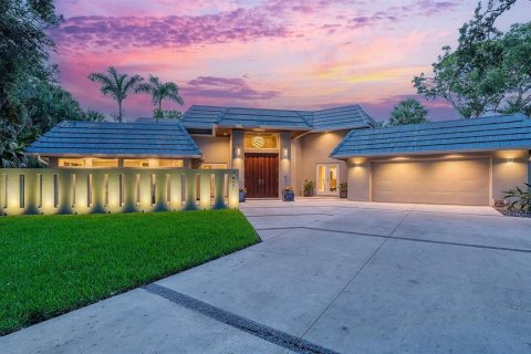House in Sarasota, Florida 4 bedrooms, 300.07 sq.m. № 1797783 - photo 1