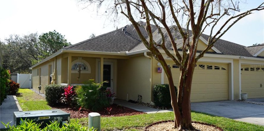 Casa en Land O' Lakes, Florida 3 dormitorios, 151.06 m2 № 1516732