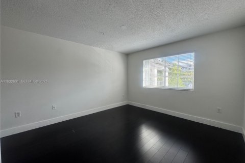 Copropriété à louer à Doral, Floride: 2 chambres, 89.19 m2 № 1993201 - photo 11