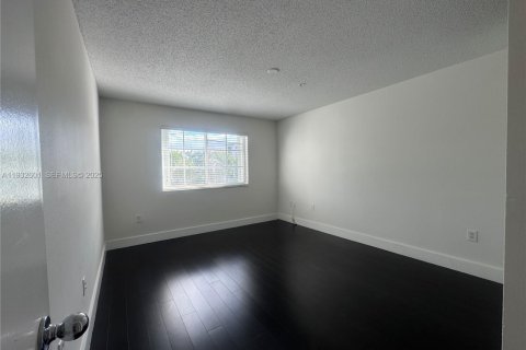Copropriété à louer à Doral, Floride: 2 chambres, 89.19 m2 № 1993201 - photo 10
