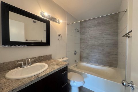 Copropriété à louer à Doral, Floride: 2 chambres, 89.19 m2 № 1993201 - photo 13