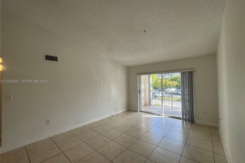 Copropriété à louer à Doral, Floride: 2 chambres, 89.19 m2 № 1993201 - photo 9