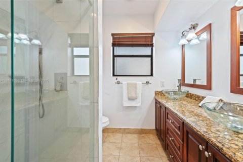 Villa ou maison à vendre à Pembroke Pines, Floride: 4 chambres, 234.58 m2 № 1930028 - photo 16