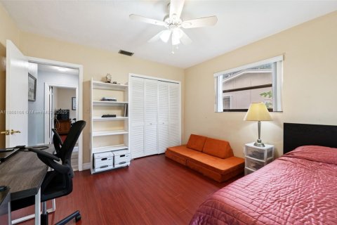 Villa ou maison à vendre à Pembroke Pines, Floride: 4 chambres, 234.58 m2 № 1930028 - photo 18