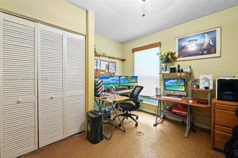 Villa ou maison à vendre à Pembroke Pines, Floride: 4 chambres, 234.58 m2 № 1930028 - photo 20