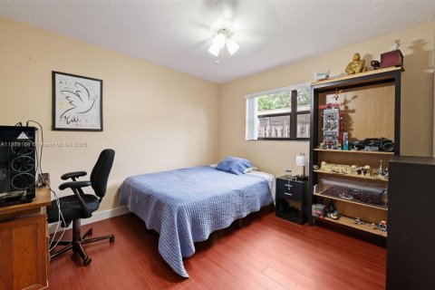 Villa ou maison à vendre à Pembroke Pines, Floride: 4 chambres, 234.58 m2 № 1930028 - photo 14