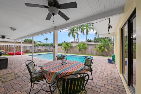 Villa ou maison à vendre à Pembroke Pines, Floride: 4 chambres, 234.58 m2 № 1930028 - photo 23