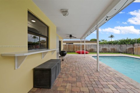 Villa ou maison à vendre à Pembroke Pines, Floride: 4 chambres, 234.58 m2 № 1930028 - photo 24