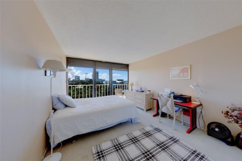 Condo in Clearwater, Florida, 2 bedrooms  № 2419935 - photo 15