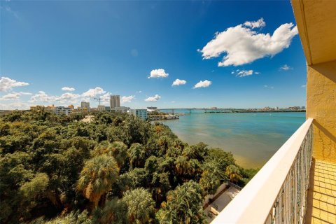 Condo in Clearwater, Florida, 2 bedrooms  № 2419935 - photo 19
