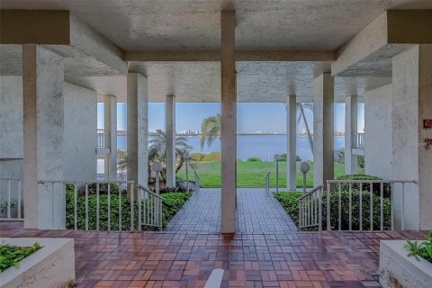 Condo in Clearwater, Florida, 2 bedrooms  № 2419935 - photo 27