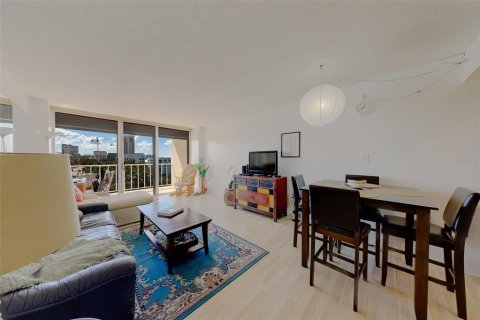 Condo in Clearwater, Florida, 2 bedrooms  № 2419935 - photo 4