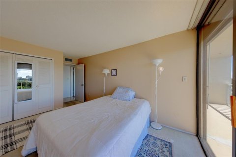 Condo in Clearwater, Florida, 2 bedrooms  № 2419935 - photo 16