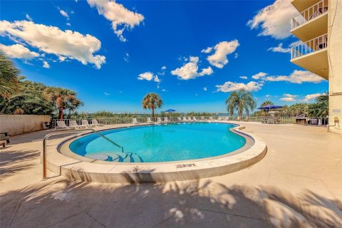 Condo in Clearwater, Florida, 2 bedrooms  № 2419935 - photo 25