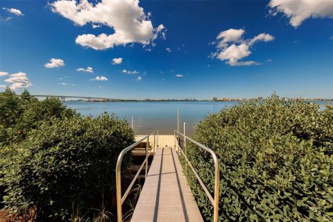 Condo in Clearwater, Florida, 2 bedrooms  № 2419935 - photo 26