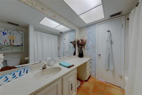 Condo in Clearwater, Florida, 2 bedrooms  № 2419935 - photo 18