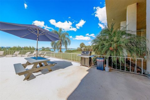 Condo in Clearwater, Florida, 2 bedrooms  № 2419935 - photo 24