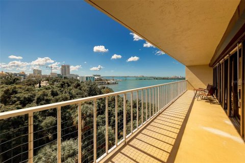 Condo in Clearwater, Florida, 2 bedrooms  № 2419935 - photo 20