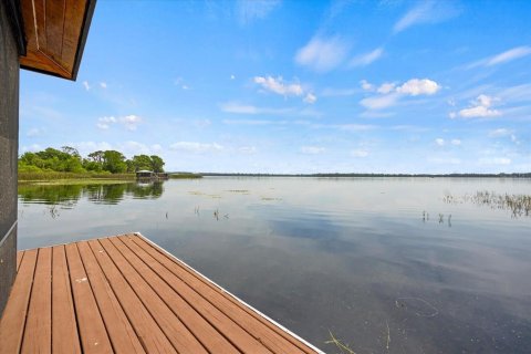 House in Tavares, Florida 3 bedrooms, 303.05 sq.m. № 1598072 - photo 25