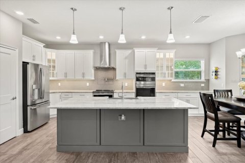House in Tavares, Florida 3 bedrooms, 303.05 sq.m. № 1598072 - photo 8