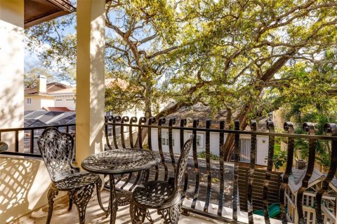 House in Tampa, Florida 4 bedrooms, 250 sq.m. № 1901106 - photo 22