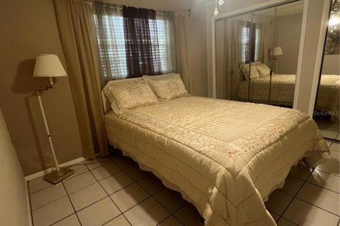 House in Tampa, Florida 3 bedrooms, 170.01 sq.m. № 2151442 - photo 16