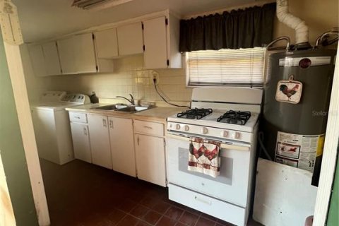 House in Tampa, Florida 3 bedrooms, 170.01 sq.m. № 2151442 - photo 30