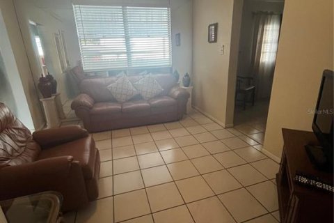 House in Tampa, Florida 3 bedrooms, 170.01 sq.m. № 2151442 - photo 24