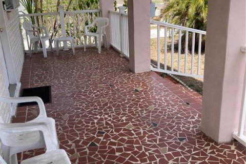 House in Tampa, Florida 3 bedrooms, 170.01 sq.m. № 2151442 - photo 3