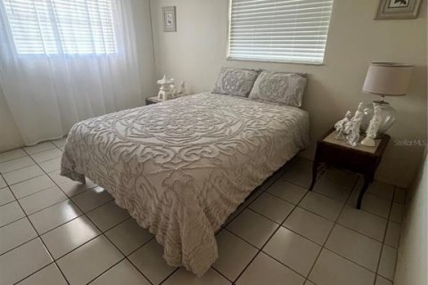 House in Tampa, Florida 3 bedrooms, 170.01 sq.m. № 2151442 - photo 12