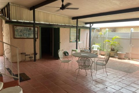 House in Tampa, Florida 3 bedrooms, 170.01 sq.m. № 2151442 - photo 9