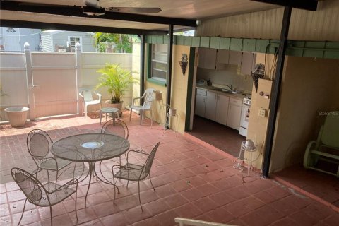 House in Tampa, Florida 3 bedrooms, 170.01 sq.m. № 2151442 - photo 7