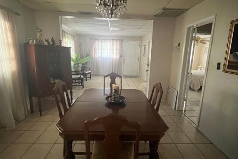 House in Tampa, Florida 3 bedrooms, 170.01 sq.m. № 2151442 - photo 21