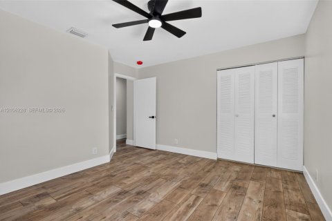 Villa ou maison à vendre à Davie, Floride: 4 chambres, 176.05 m2 № 2414616 - photo 27