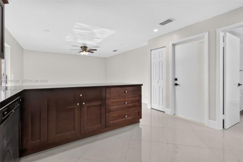 Villa ou maison à vendre à Davie, Floride: 4 chambres, 176.05 m2 № 2414616 - photo 14
