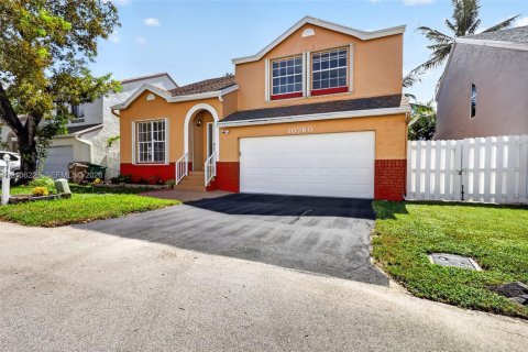 Villa ou maison à vendre à Davie, Floride: 4 chambres, 176.05 m2 № 2414616 - photo 3