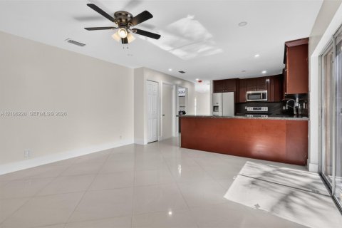 Villa ou maison à vendre à Davie, Floride: 4 chambres, 176.05 m2 № 2414616 - photo 18