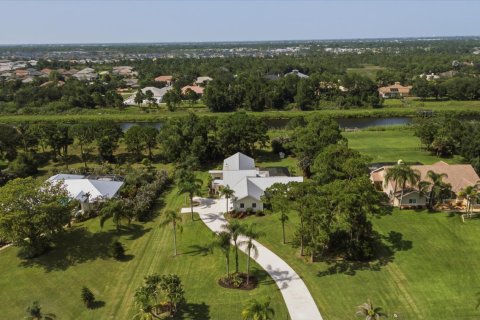 House in Palm City, Florida 5 bedrooms, 324.88 sq.m. № 2249970 - photo 16