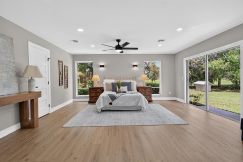 House in Palm City, Florida 5 bedrooms, 324.88 sq.m. № 2249970 - photo 21