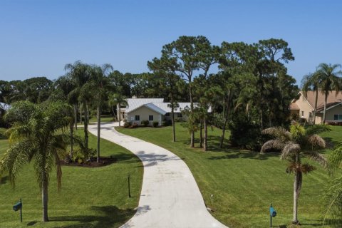 House in Palm City, Florida 5 bedrooms, 324.88 sq.m. № 2249970 - photo 14