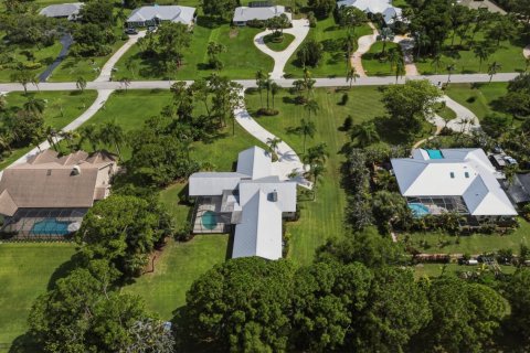 House in Palm City, Florida 5 bedrooms, 324.88 sq.m. № 2249970 - photo 17