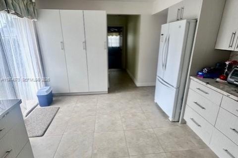 Купить виллу или дом в Хомстед, Флорида 3 спальни, 156.08м2, № 2033638 - фото 9