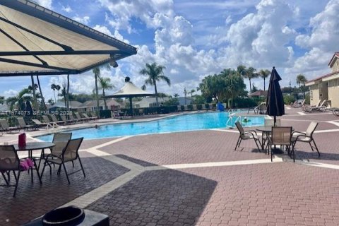 Купить виллу или дом в Хомстед, Флорида 3 спальни, 156.08м2, № 2033638 - фото 22