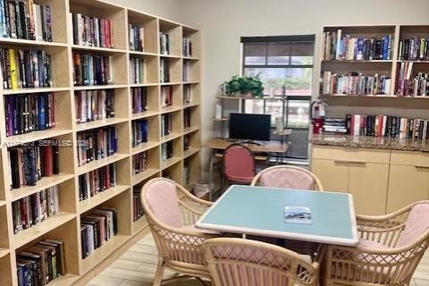 Купить виллу или дом в Хомстед, Флорида 3 спальни, 156.08м2, № 2033638 - фото 16