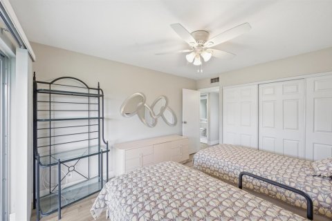 Condo in Delray Beach, Florida, 2 bedrooms № 2246265 - photo 16