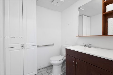 Commercial property in Doral, Florida № 2158613 - photo 25