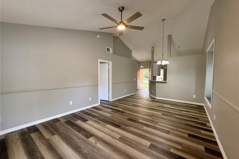 Villa ou maison à louer à Orlando, Floride: 3 chambres, 105.07 m2 № 2288081 - photo 6