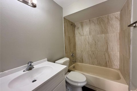 Villa ou maison à louer à Orlando, Floride: 3 chambres, 105.07 m2 № 2288081 - photo 15