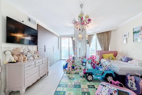 Condominio en venta en Aventura, Florida, 4 dormitorios, 379.04 m2 № 1697637 - foto 25